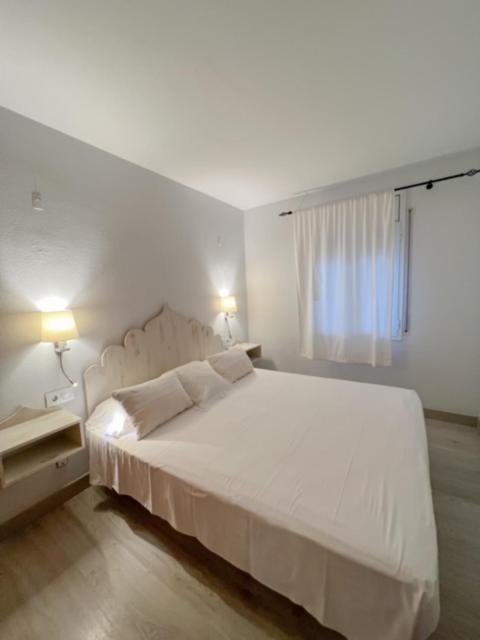 Hotel & Apartaments Thalassa Sport & Spa Ρόζες Εξωτερικό φωτογραφία