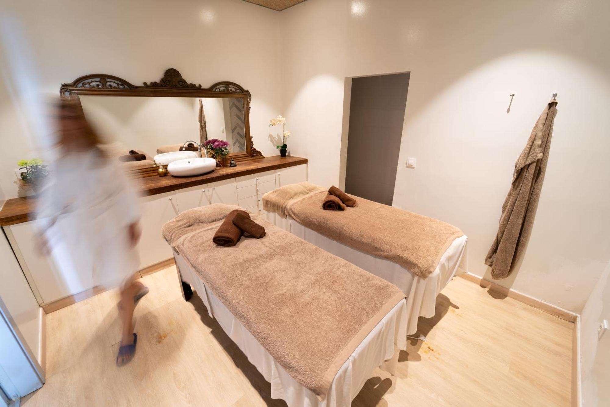 Hotel & Apartaments Thalassa Sport & Spa Ρόζες Εξωτερικό φωτογραφία
