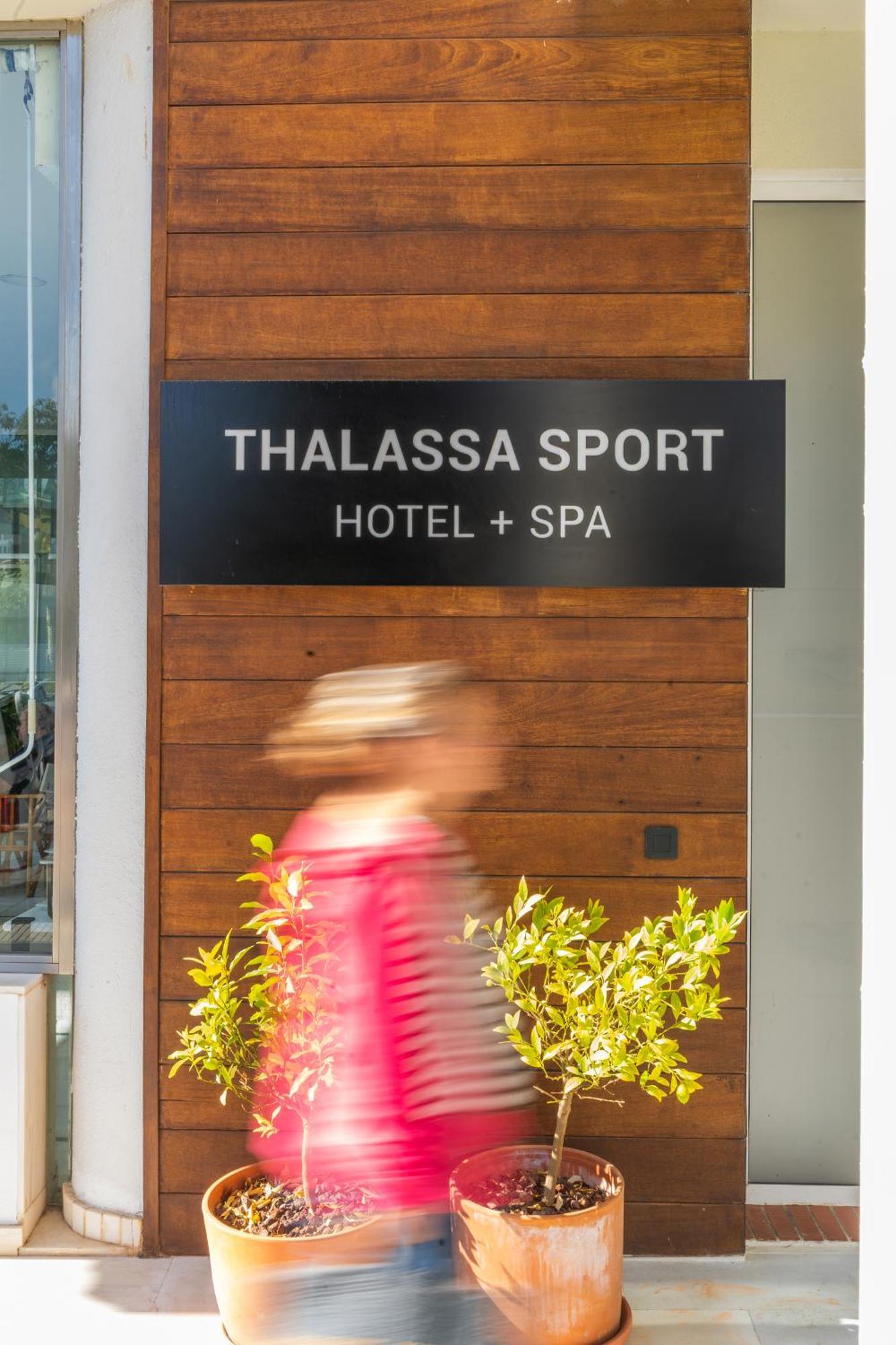 Hotel & Apartaments Thalassa Sport & Spa Ρόζες Εξωτερικό φωτογραφία