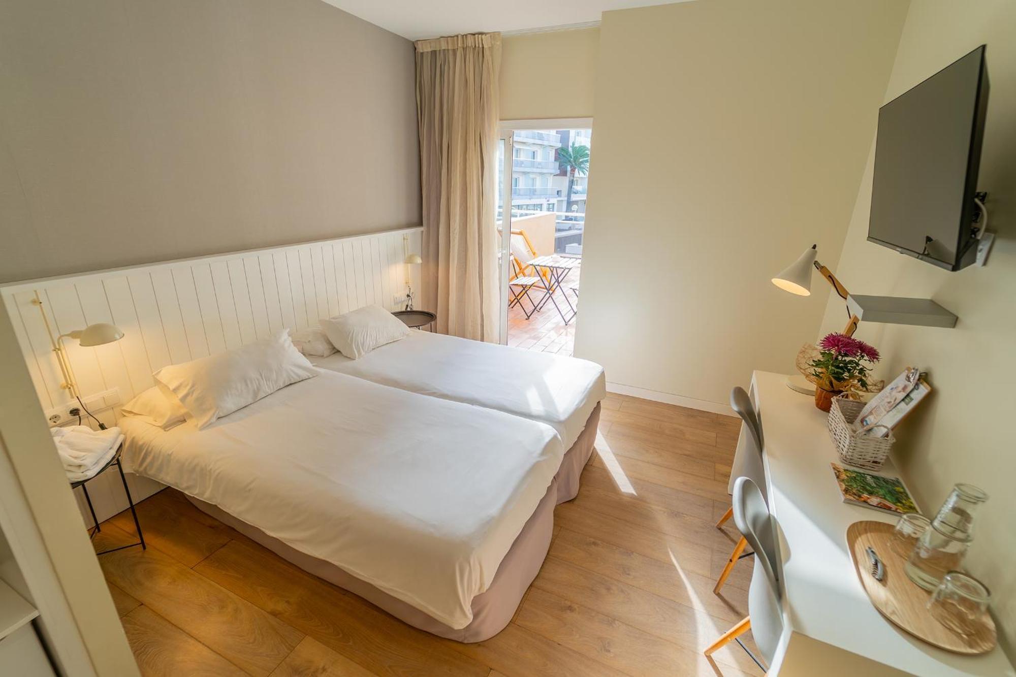Hotel & Apartaments Thalassa Sport & Spa Ρόζες Εξωτερικό φωτογραφία
