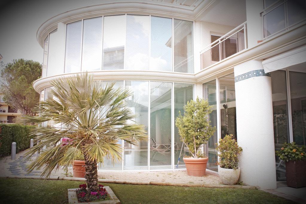 Hotel & Apartaments Thalassa Sport & Spa Ρόζες Εξωτερικό φωτογραφία
